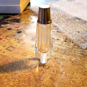 Purfume bottle